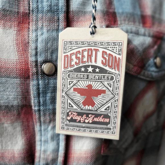 NWT DESERT SON Tifton by Dierks Bentley Flag &‎ Anthem Vintage Snap Size S - Picture 9 of 16
